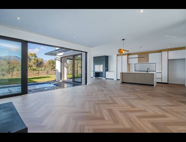 4 BEDROOM HOUSE FOR SALE IN PAARL VALLEIJ LIFESTYLE ESTATE